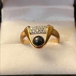 18k GOLD Black PEARL & DIAMOND RING SIZE 7